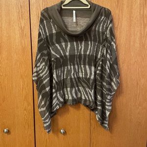 Women’s shawl